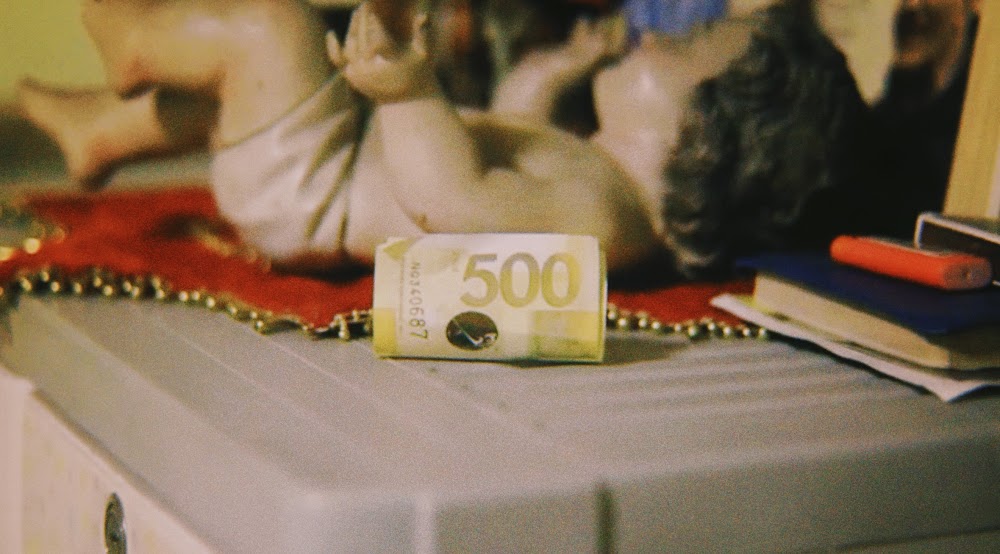 Still from Ang Limangdaan ni Mama