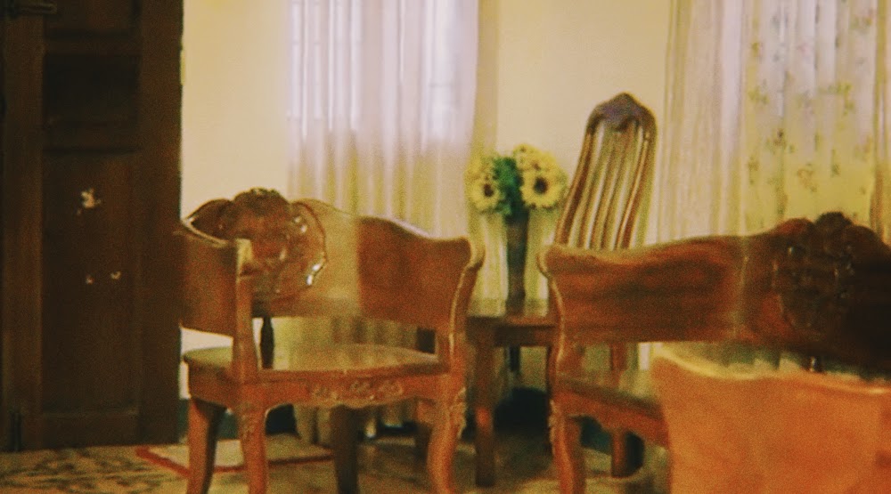 Still from Ang Limangdaan ni Mama