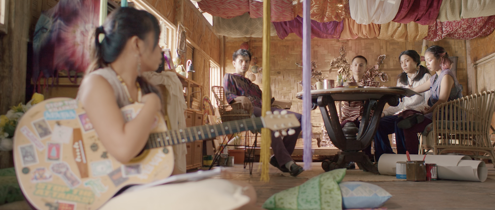 Still from Maging Mga Ibon