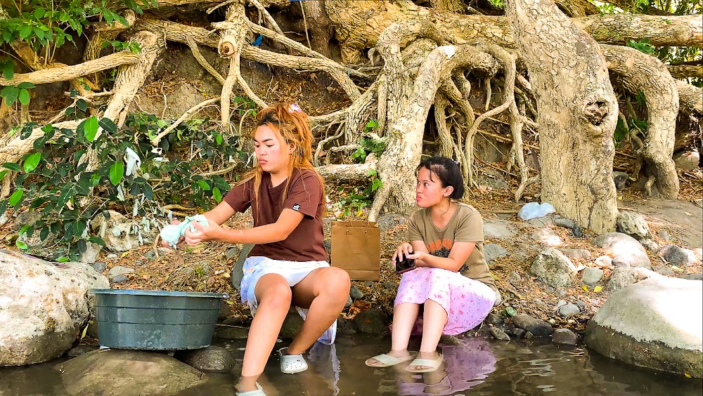 Still from Mga Ulol