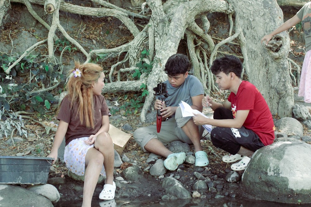 Behind the scenes from Mga Ulol